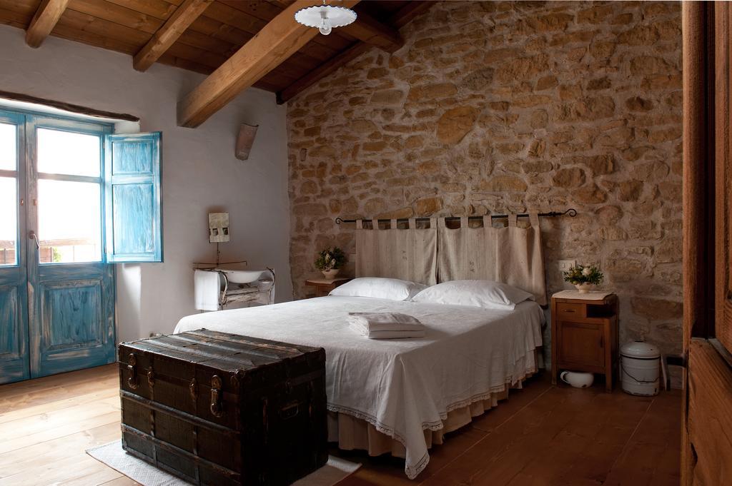 Domu Antiga Bed & Breakfast Gergei Exterior photo