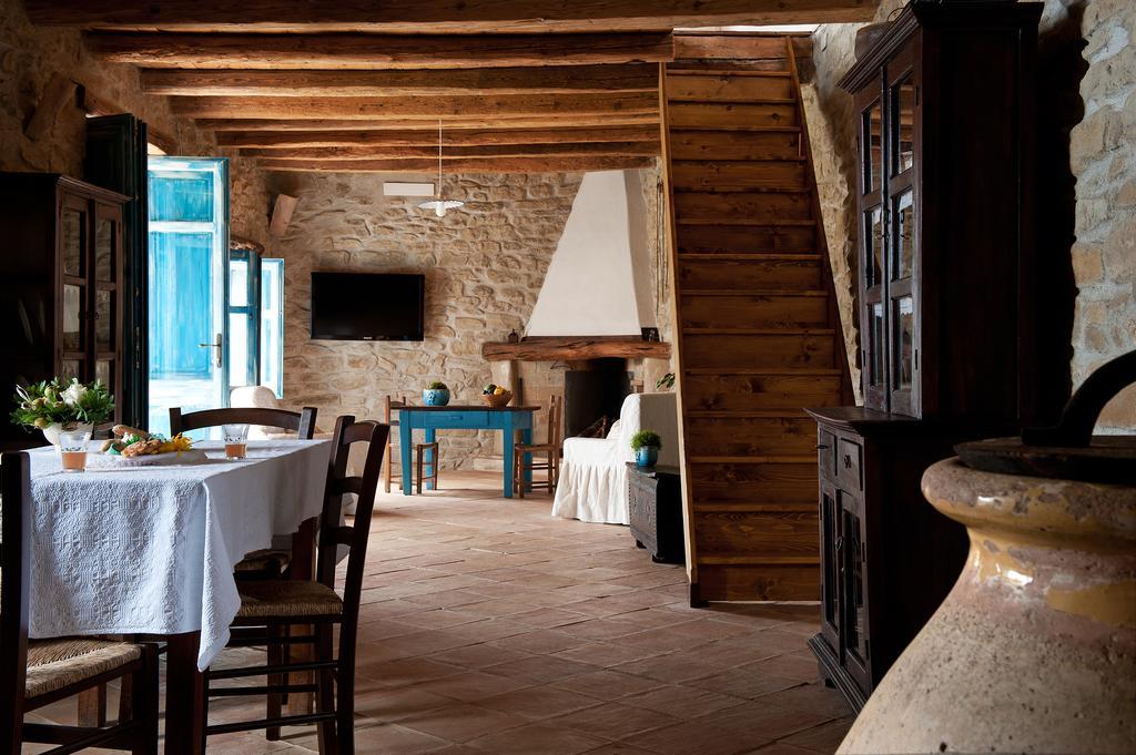 Domu Antiga Bed & Breakfast Gergei Exterior photo