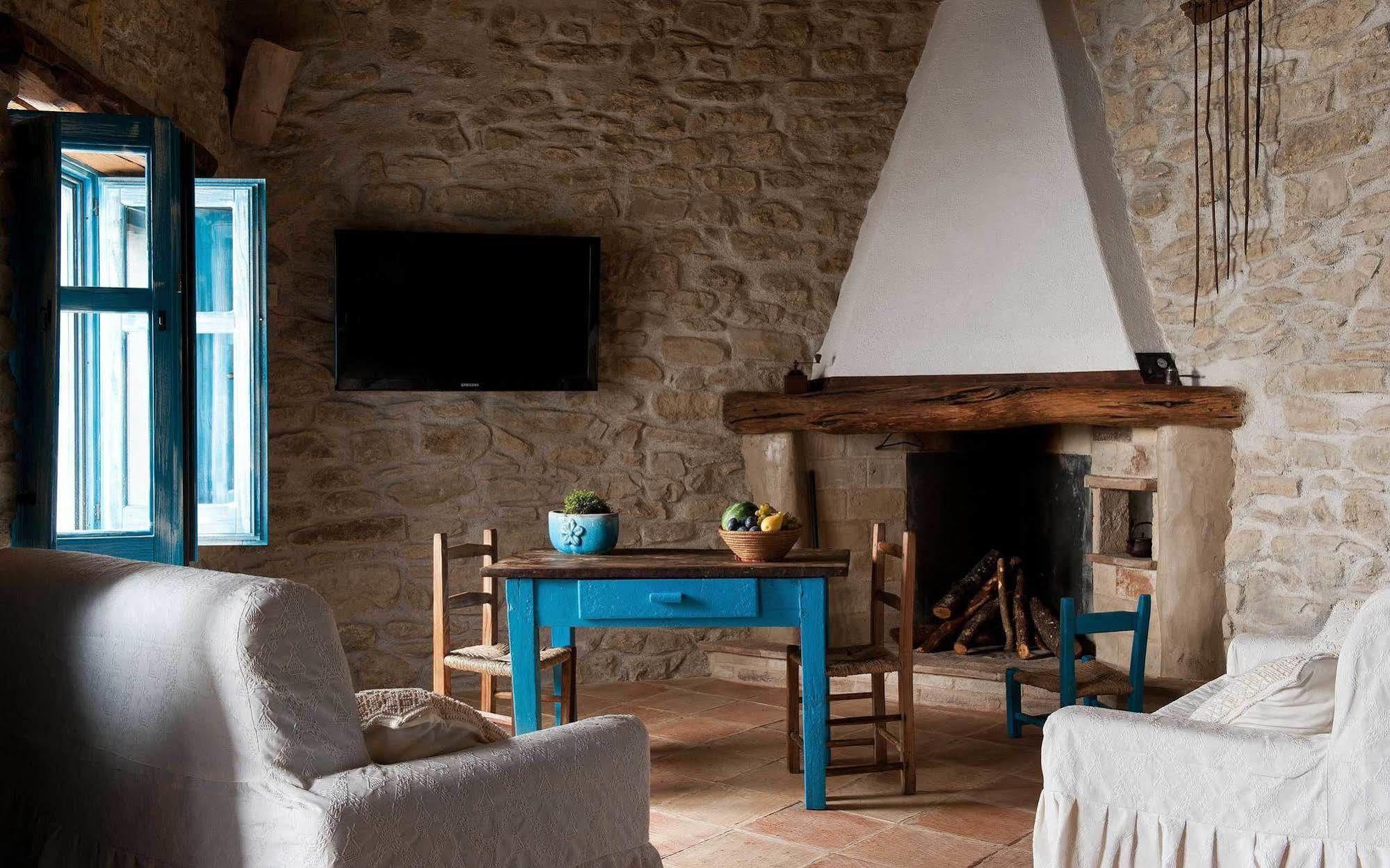 Domu Antiga Bed & Breakfast Gergei Exterior photo
