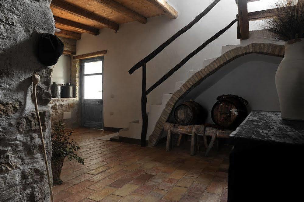 Domu Antiga Bed & Breakfast Gergei Exterior photo